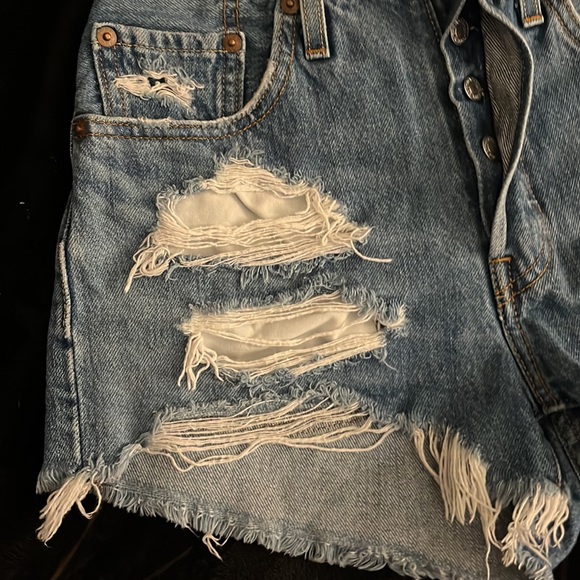 women’s 501 levis shorts - Picture 4 of 4
